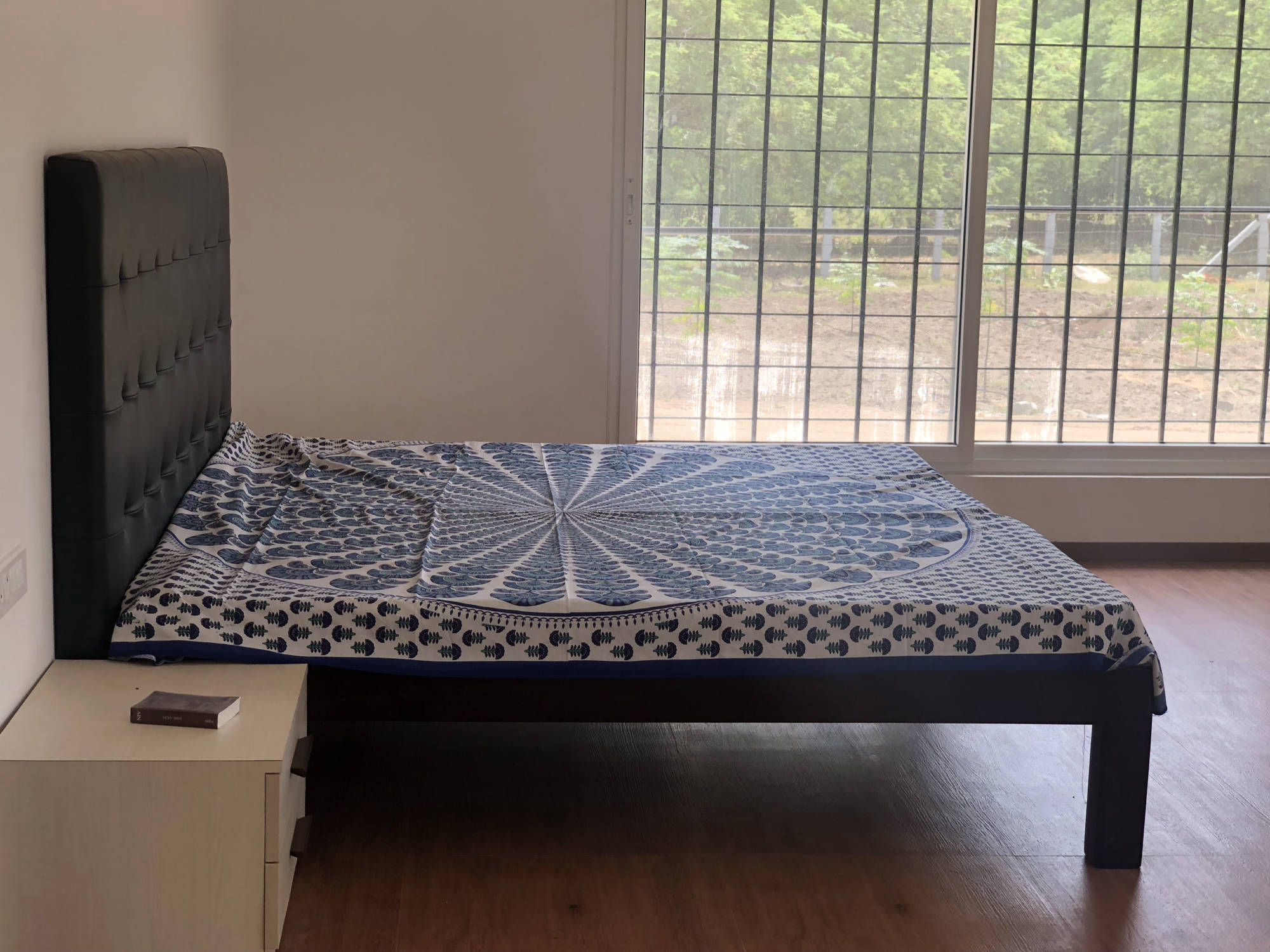 King bedroom with garden view